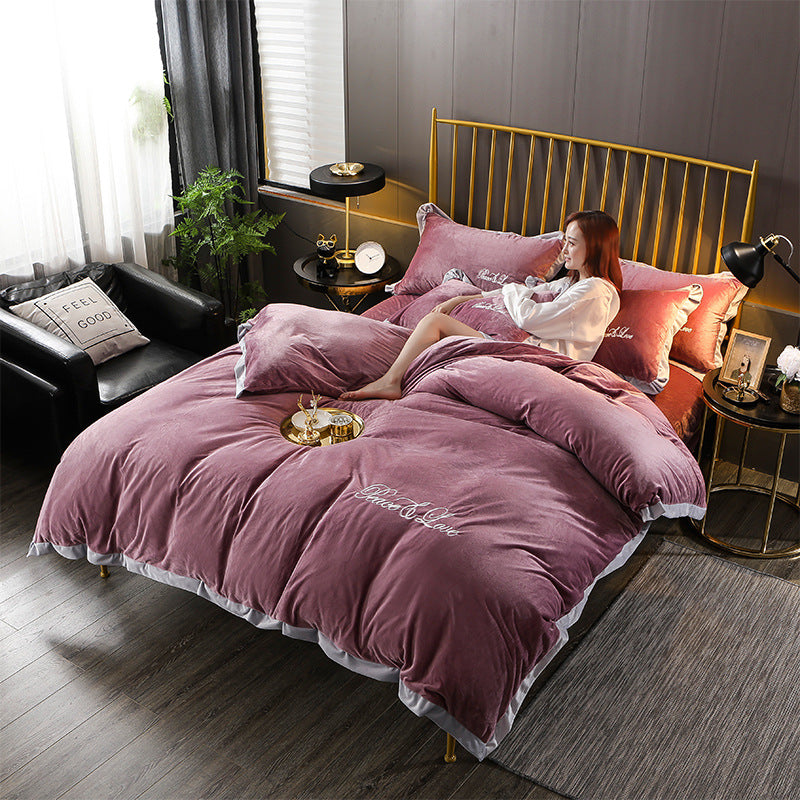 Velvet Lace Style Comforter Four-Piece Set