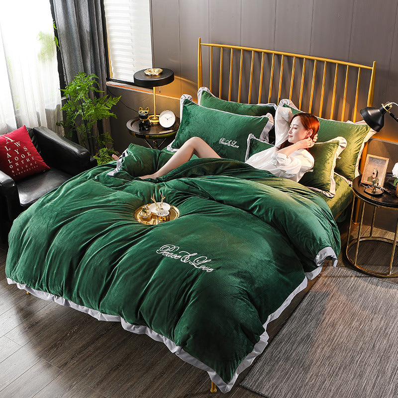 Velvet Lace Style Comforter Four-Piece Set