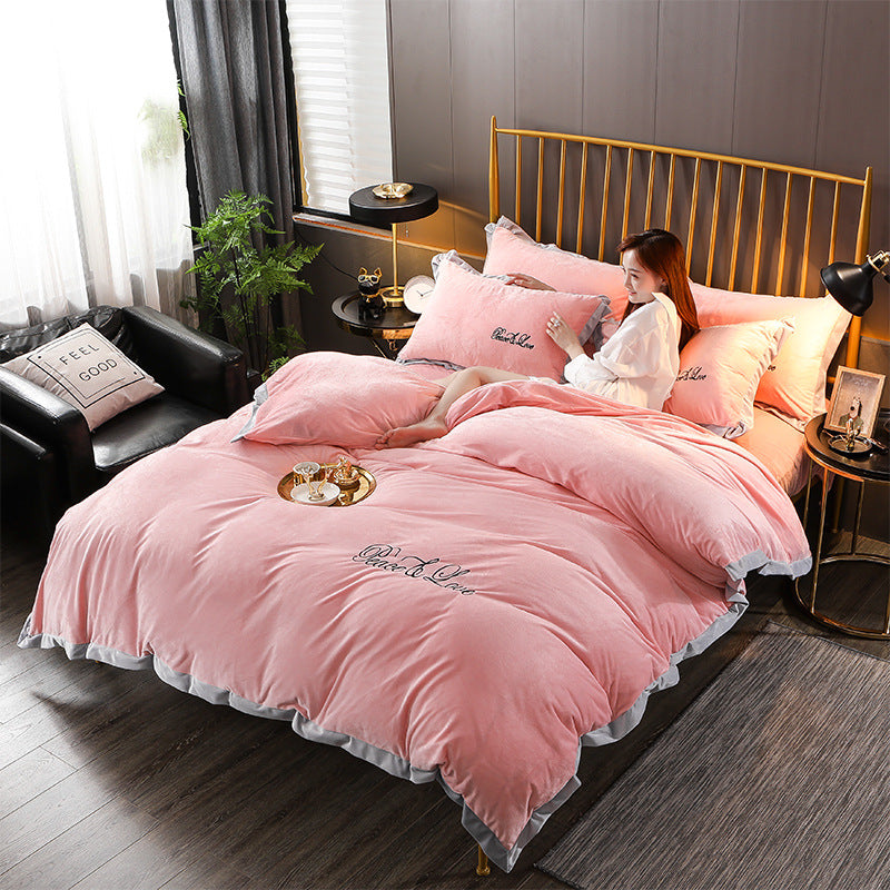 Velvet Lace Style Comforter Four-Piece Set